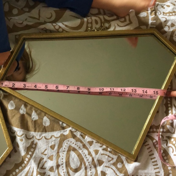 Set of two gold tone geometric mirrors - Picture 3 of 3